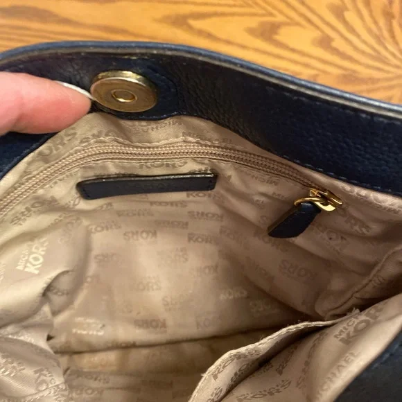 Michael Kors Navy Crossbody Bag with Gold Hardware - Picture 5 of 6